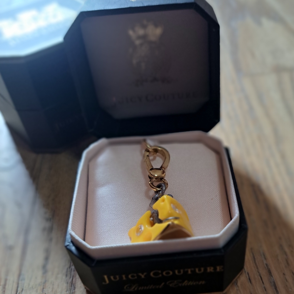 Juicy Couture Mouse w Cheese Charm